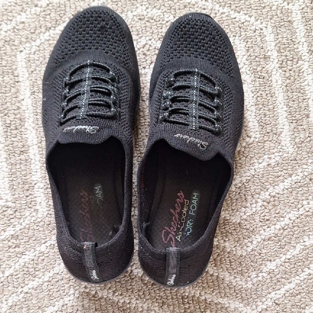 Skechers Women's Black Knit Sneakers